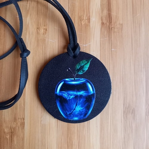 Կաշվե կախազարդ lc25009