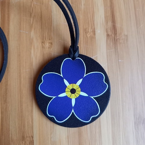 Կաշվե կախազարդ lc25013