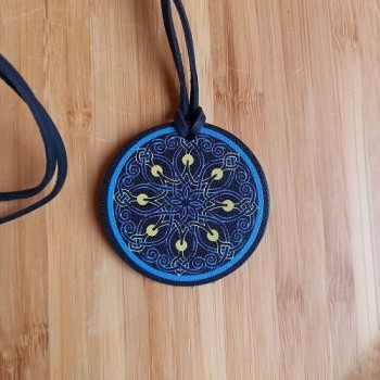 Կաշվե կախազարդ lc25014