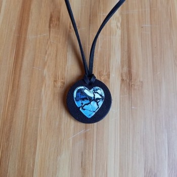 Կաշվե կախազարդ lc25016