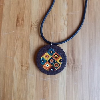 Կաշվե կախազարդ lc25019