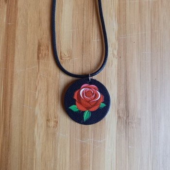 Կաշվե կախազարդ lc25020