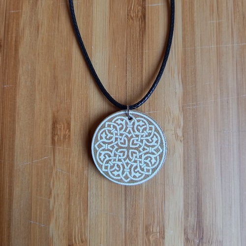 Կաշվե կախազարդ lc25025