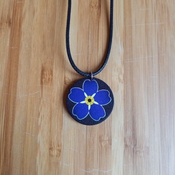 Կաշվե կախազարդ lc25026