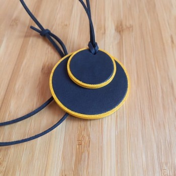 Կաշվե կախազարդ lc25034