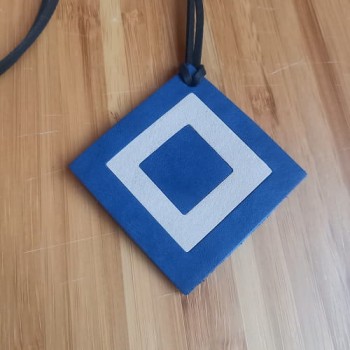 Կաշվե կախազարդ lc25050