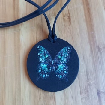 Կաշվե կախազարդ lc25058