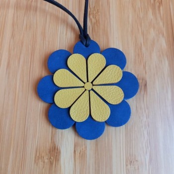 Կաշվե կախազարդ lc25062