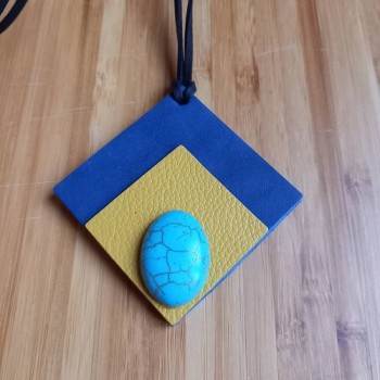 Կաշվե կախազարդ lc25064