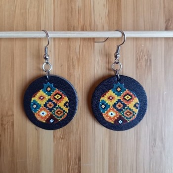 Կաշվե ականջօղ le25010