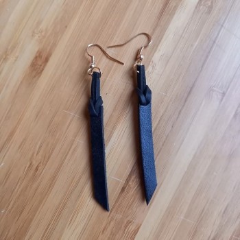 Կաշվե ականջօղ le25015