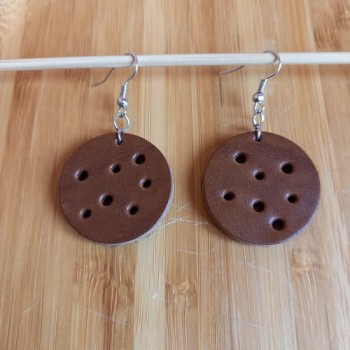 Կաշվե ականջօղ le25019