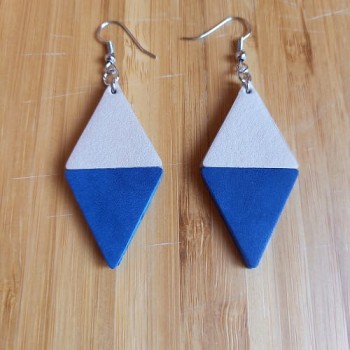 Կաշվե ականջօղ le25025