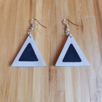 Կաշվե ականջօղ le25028