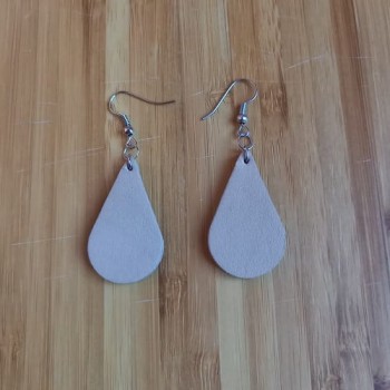 Կաշվե ականջօղ le25031