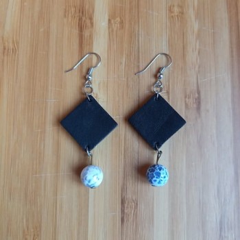 Կաշվե ականջօղ le25037