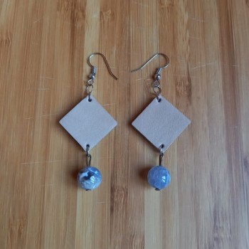 Կաշվե ականջօղ le25038