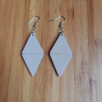 Կաշվե ականջօղ le25043