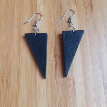 Կաշվե ականջօղ le25048